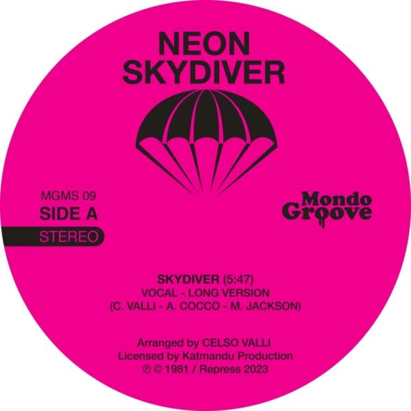 SKYDIVER